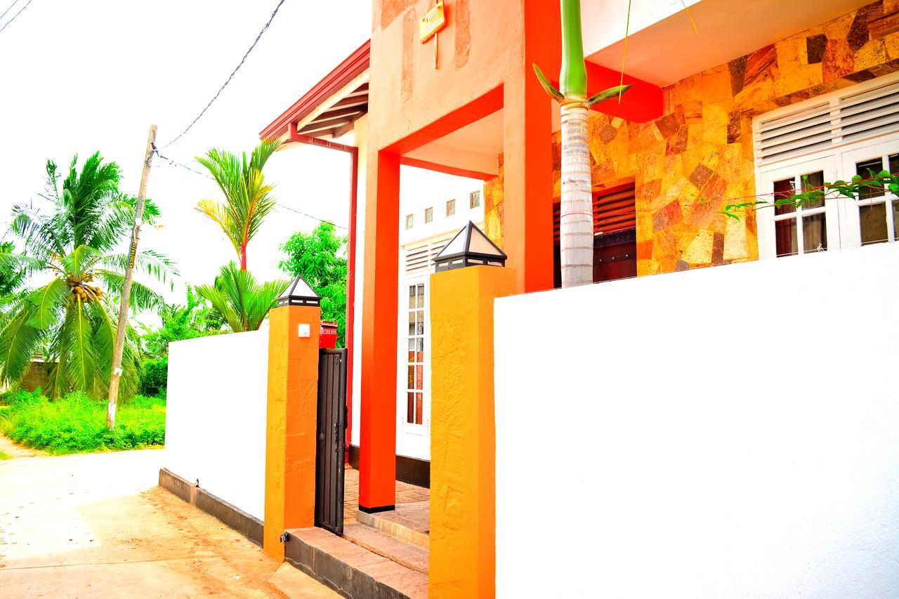 Yoyo Airport Hostel Negombo Exterior foto